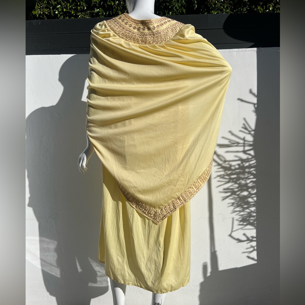 VTG Cocoon Cape Canary Yellow Gown - Picture 10 of 14
